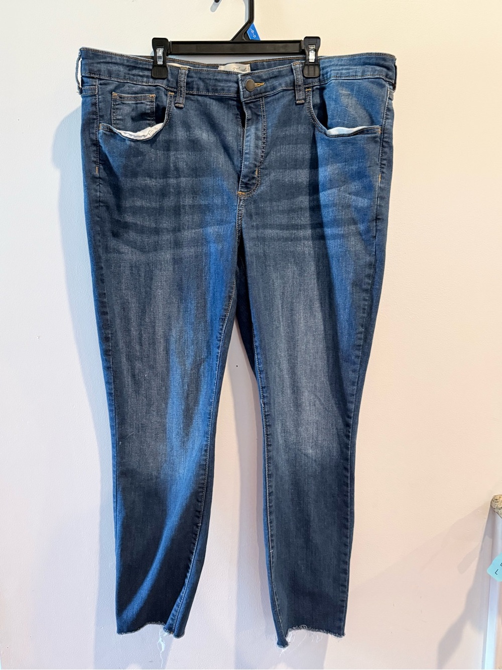 Universal Thread Women's Dark Blue Skinny Jeans